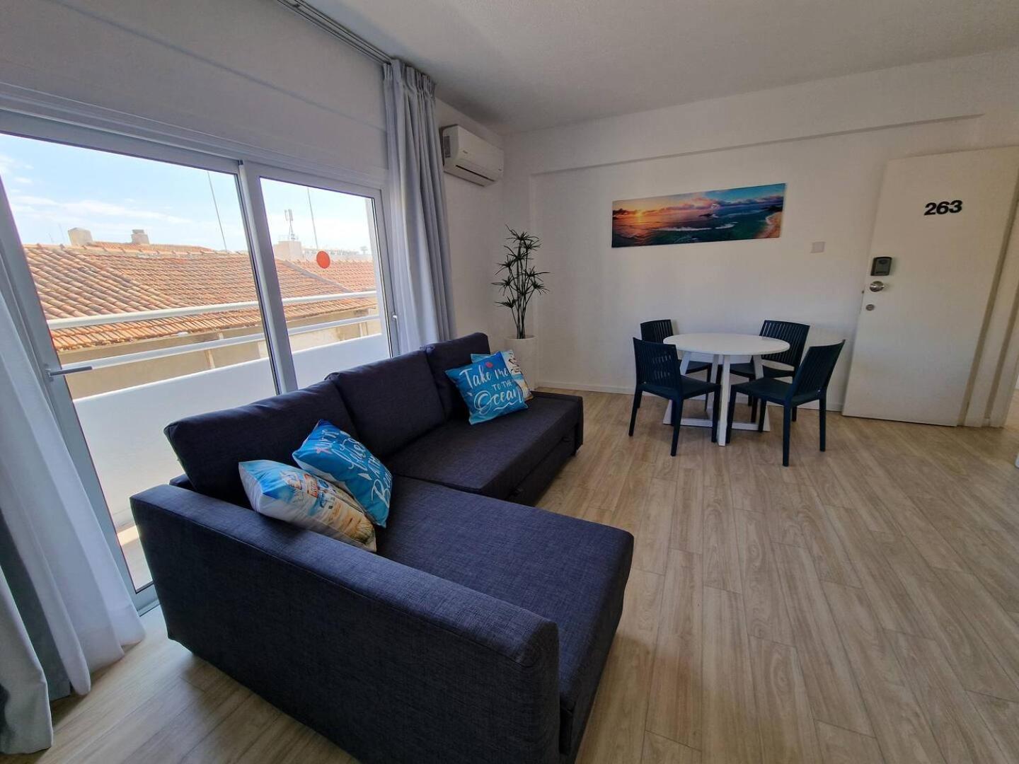 Kitieos Central Apts 100M From Finikoudes Beach Larnaca Luaran gambar