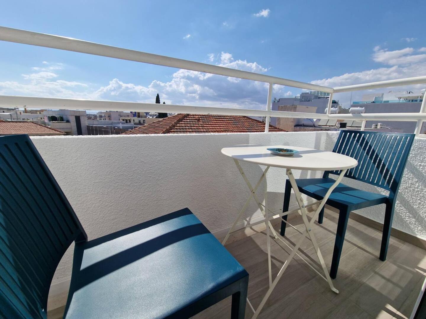 Kitieos Central Apts 100M From Finikoudes Beach Larnaca Luaran gambar